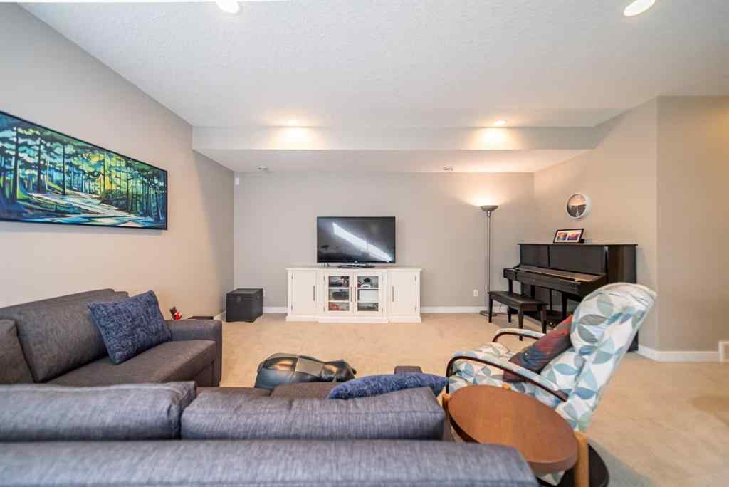 MLS® A2253357 - 3524 41 Street SW in Glenbrook Calgary, Residential