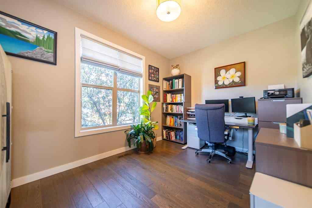 MLS® A2253357 - 3524 41 Street SW in Glenbrook Calgary, Residential