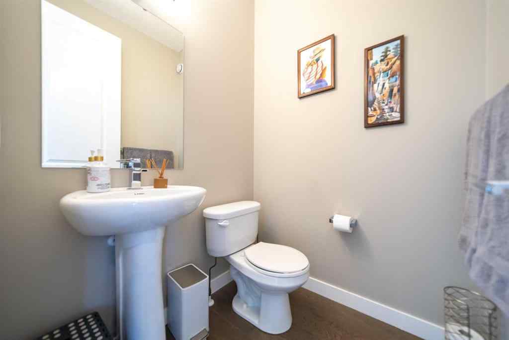 MLS® A2253357 - 3524 41 Street SW in Glenbrook Calgary, Residential