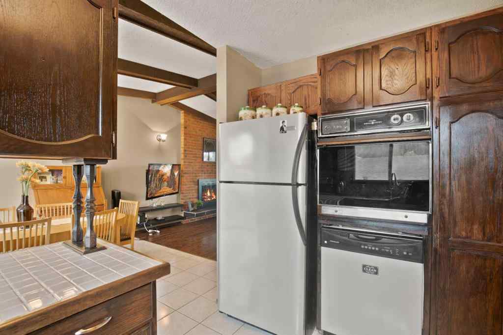 MLS® A2253360 - 5248 37 Street   in Margodt Innisfail, Residential
