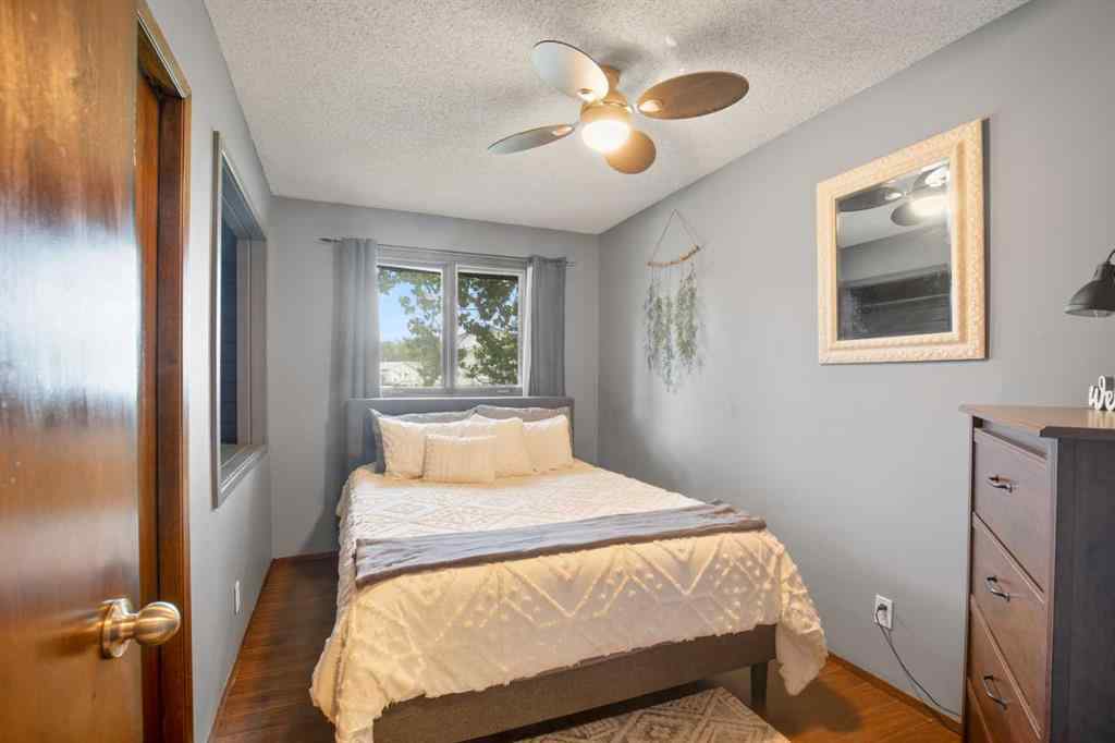MLS® A2253360 - 5248 37 Street   in Margodt Innisfail, Residential