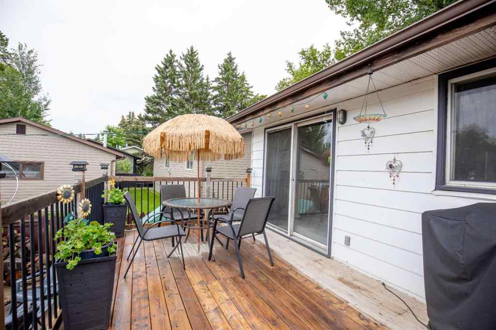 MLS® A2253360 - 5248 37 Street   in Margodt Innisfail, Residential