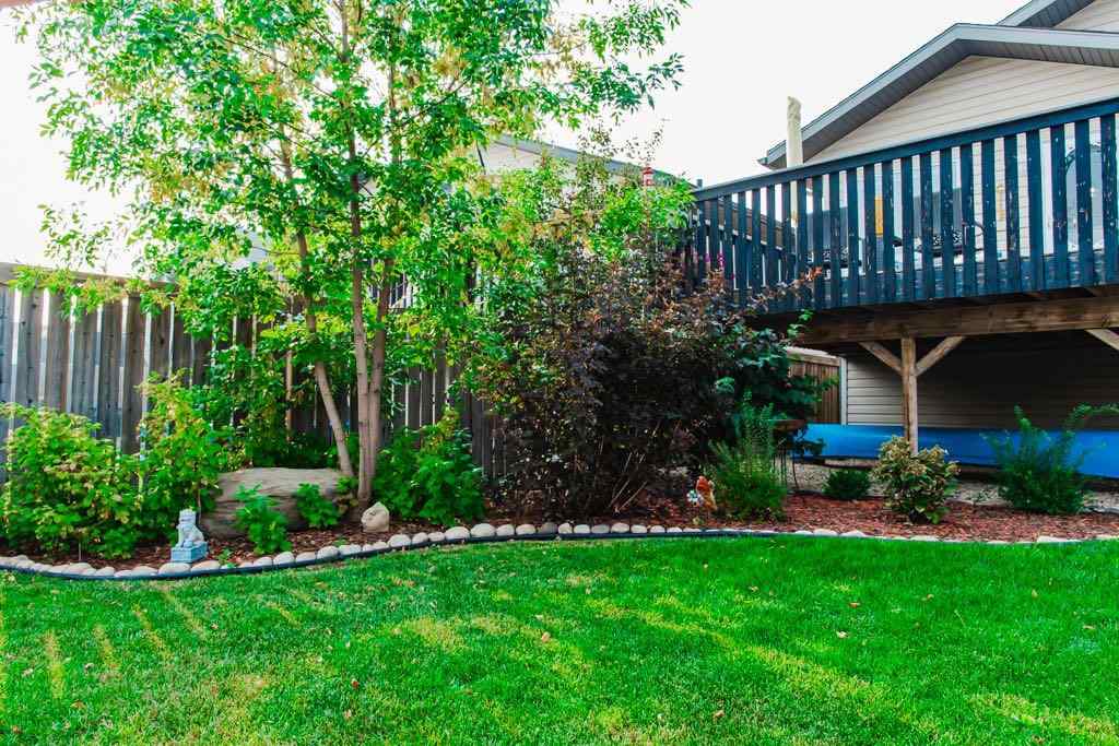 MLS® A2253363 - 10429 122 Avenue  in Royal Oaks Grande Prairie, Residential