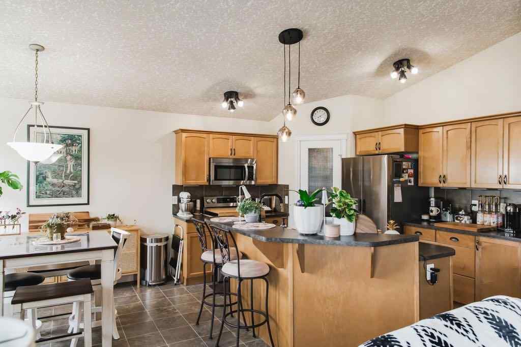 MLS® A2253363 - 10429 122 Avenue  in Royal Oaks Grande Prairie, Residential