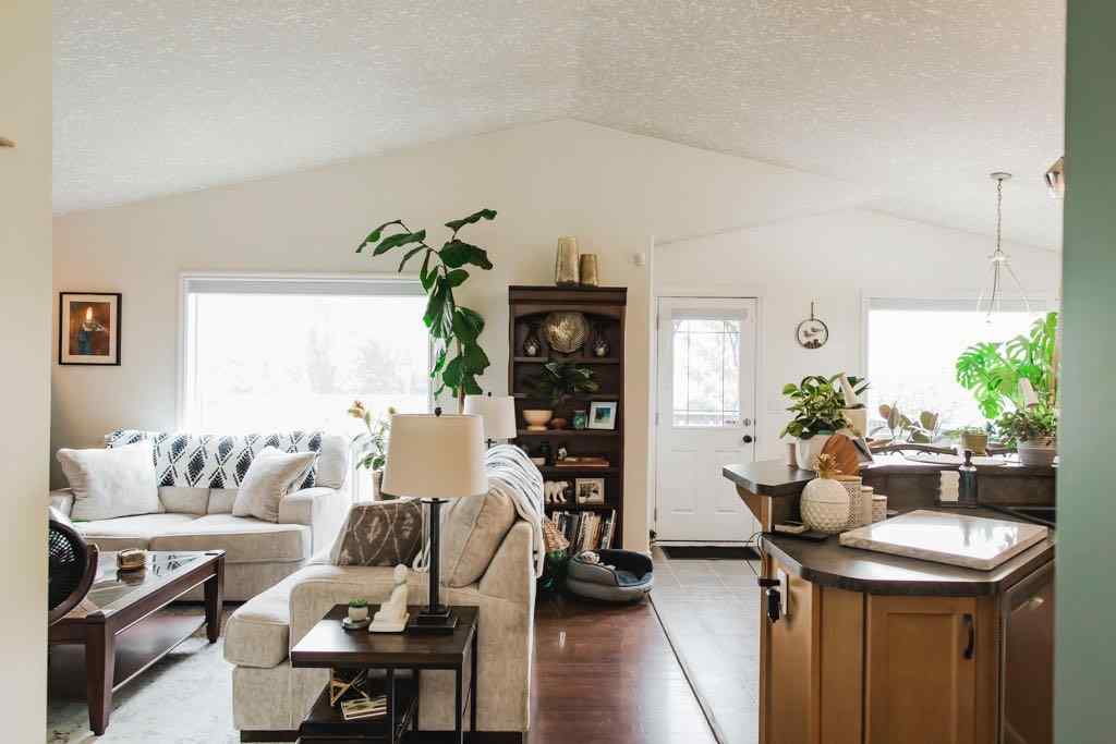 MLS® A2253363 - 10429 122 Avenue  in Royal Oaks Grande Prairie, Residential