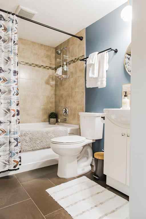 MLS® A2253363 - 10429 122 Avenue  in Royal Oaks Grande Prairie, Residential