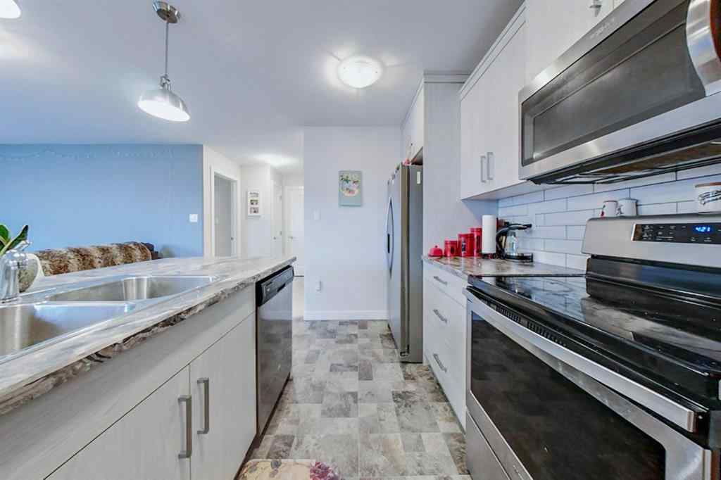 MLS® A2253365 - 67 Kensington Road W in NONE Lethbridge, Residential