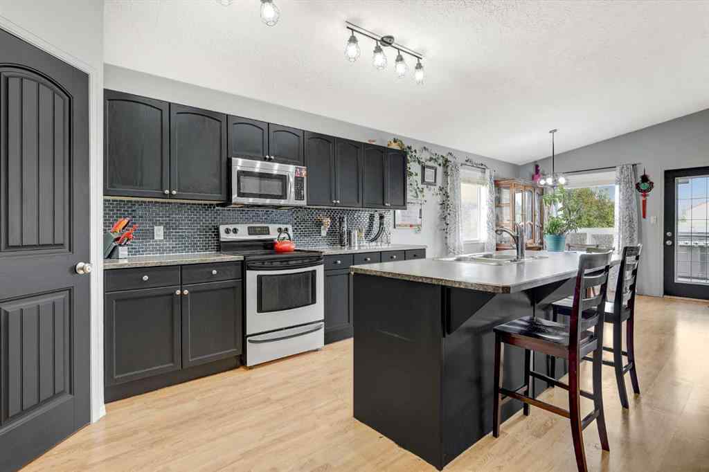 MLS® A2253372 - 8714 67 Avenue  in Countryside South Grande Prairie, Residential
