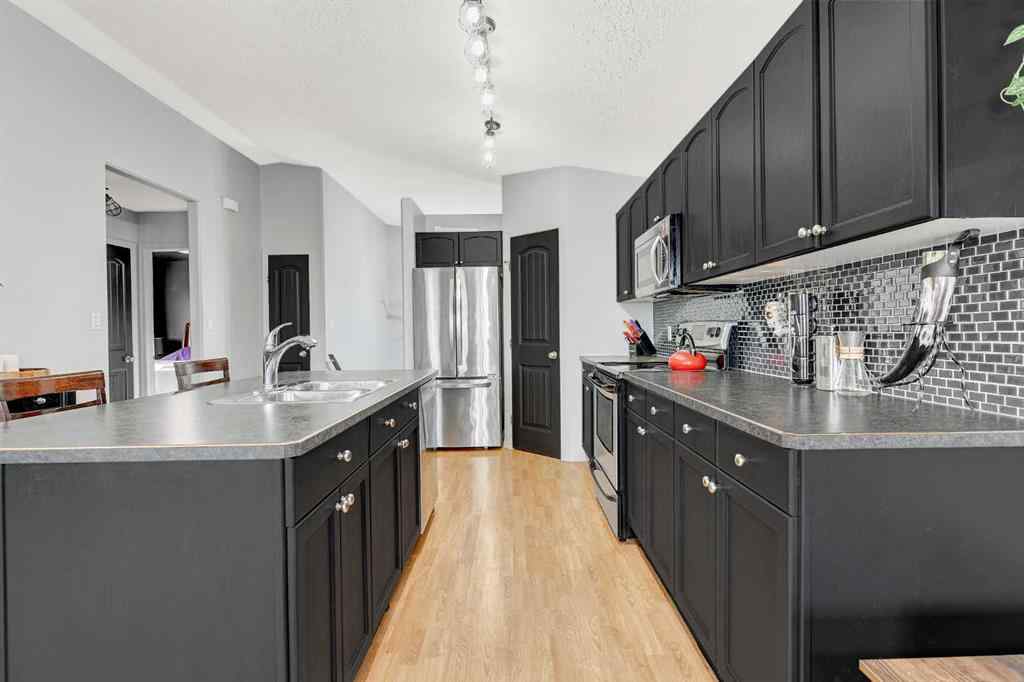 MLS® A2253372 - 8714 67 Avenue  in Countryside South Grande Prairie, Residential