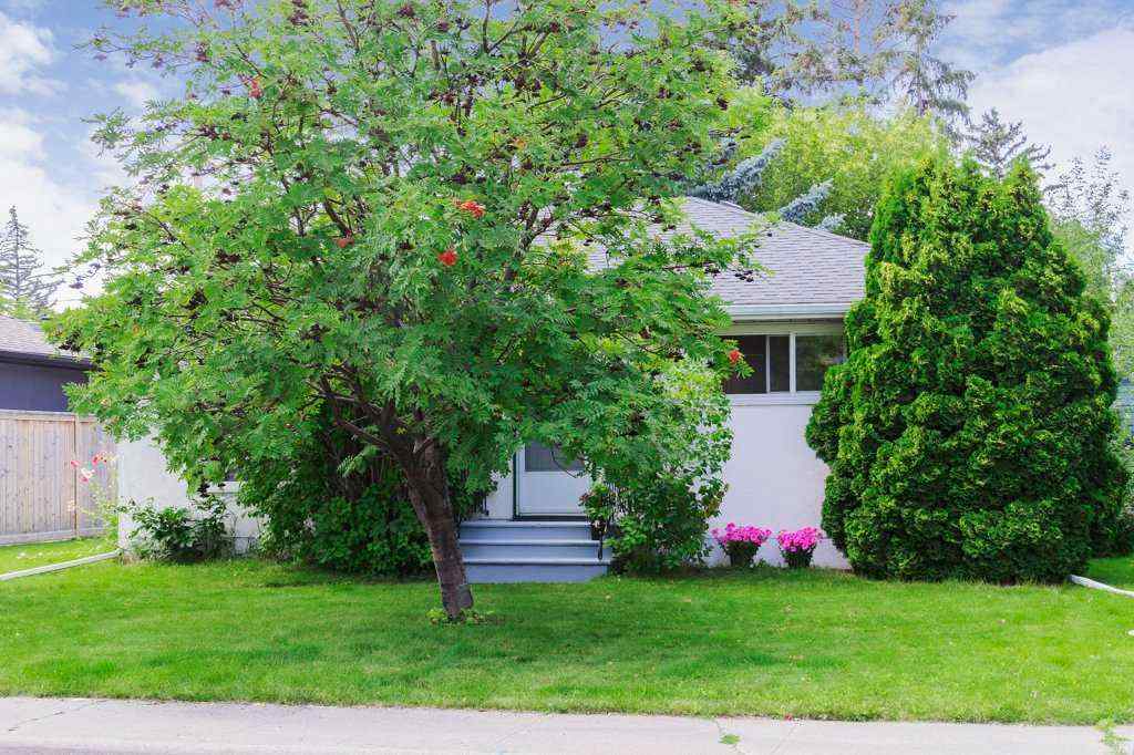 MLS® A2253381 - 2623 Glencastle Street SW in Glendale Calgary, Residential