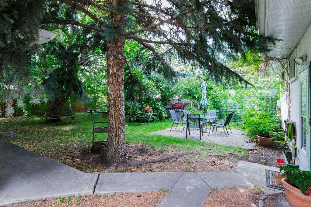 MLS® A2253381 - 2623 Glencastle Street SW in Glendale Calgary, Residential