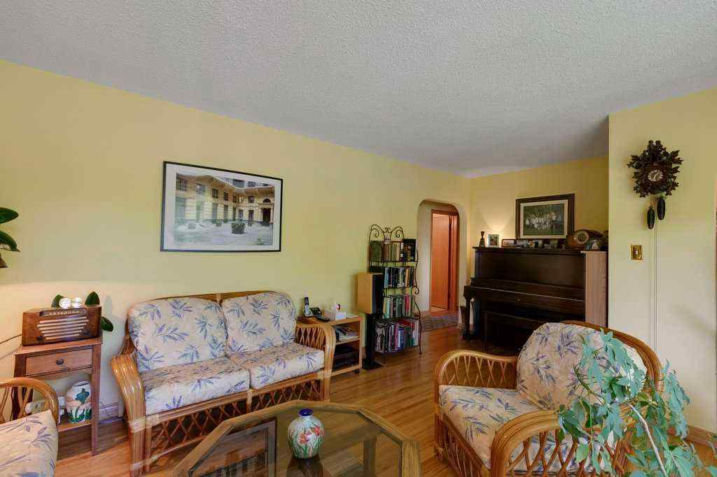 MLS® A2253381 - 2623 Glencastle Street SW in Glendale Calgary, Residential