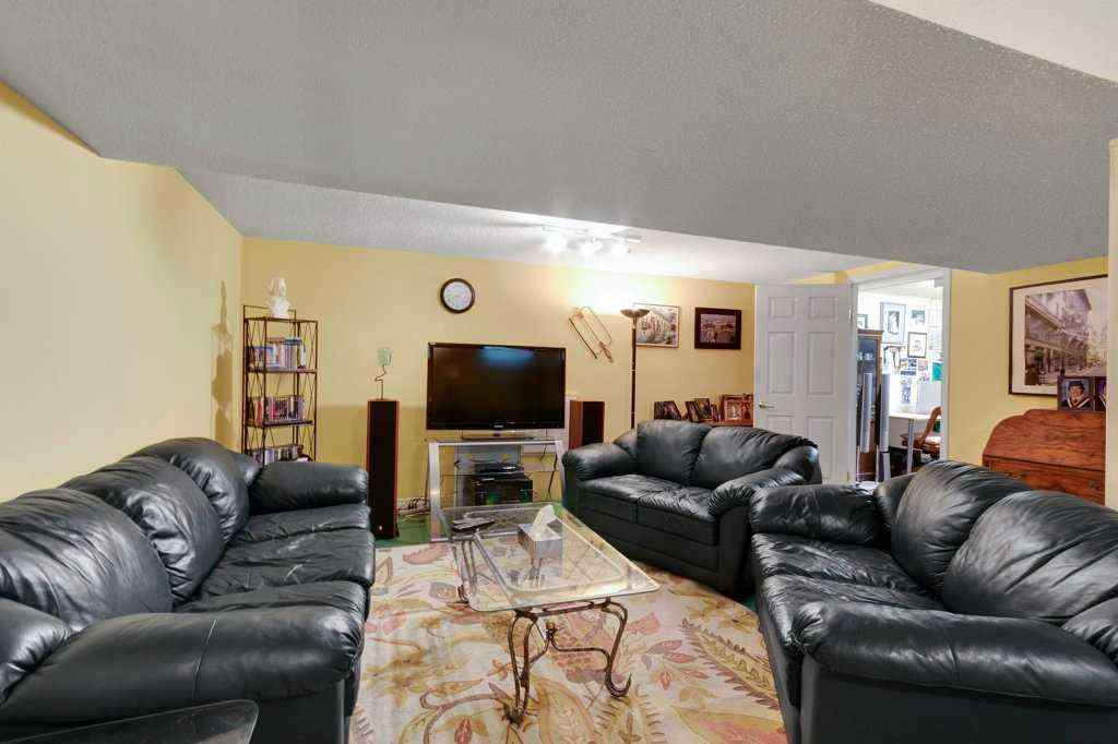 MLS® A2253381 - 2623 Glencastle Street SW in Glendale Calgary, Residential