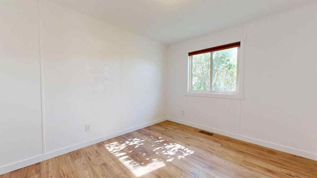 MLS® A2253382 - 9714 106 Avenue  in N/A Clairmont, Residential