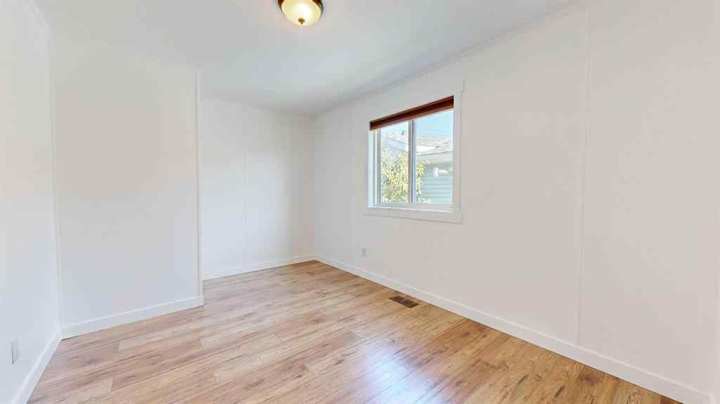 MLS® A2253382 - 9714 106 Avenue  in N/A Clairmont, Residential