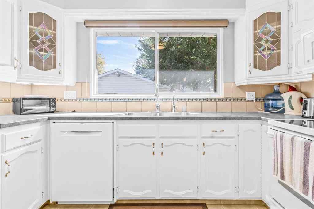 MLS® A2253387 - 1908 65 Street NE in Pineridge Calgary, Residential