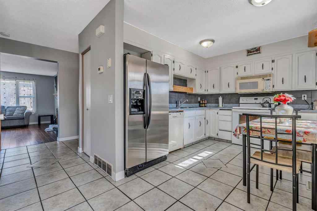 MLS® A2253394 - 8 Pinelore Place NE in Pineridge Calgary, Residential