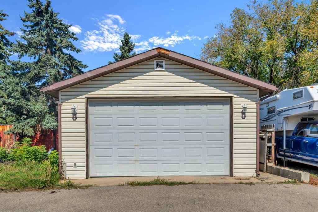 MLS® A2253394 - 8 Pinelore Place NE in Pineridge Calgary, Residential