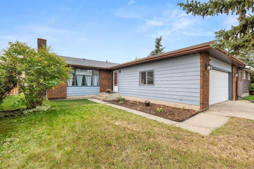 MLS® A2253396 - 5217 Shannon Drive  in NONE Olds, Residential