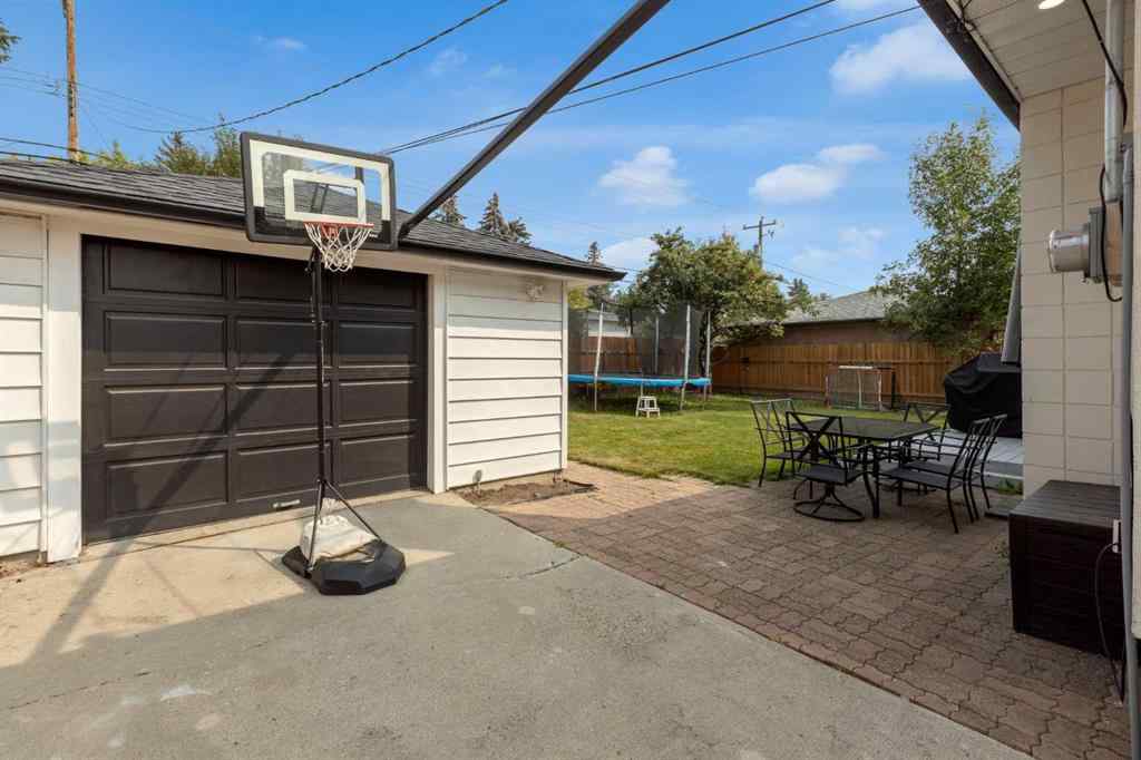 MLS® A2253401 - 24 Canyon Drive NW in Collingwood Calgary, Residential