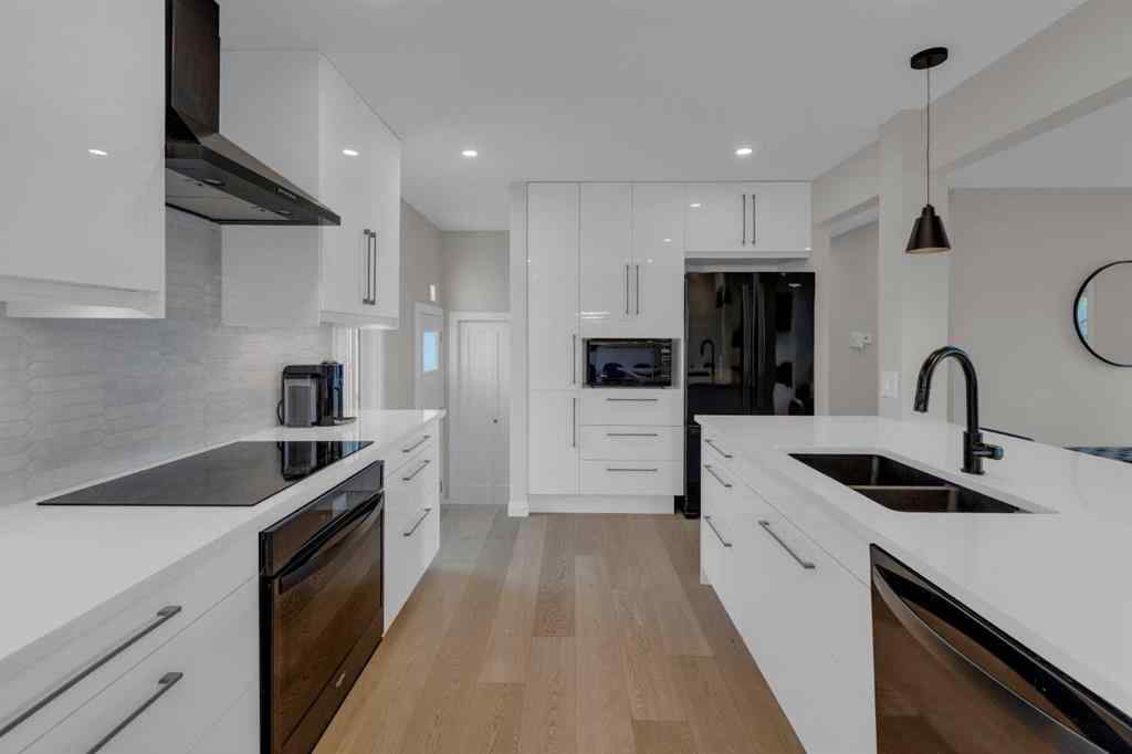 MLS® A2253401 - 24 Canyon Drive NW in Collingwood Calgary, Residential
