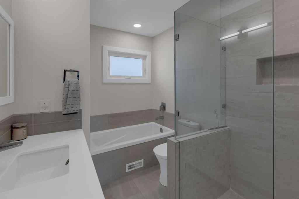 MLS® A2253401 - 24 Canyon Drive NW in Collingwood Calgary, Residential