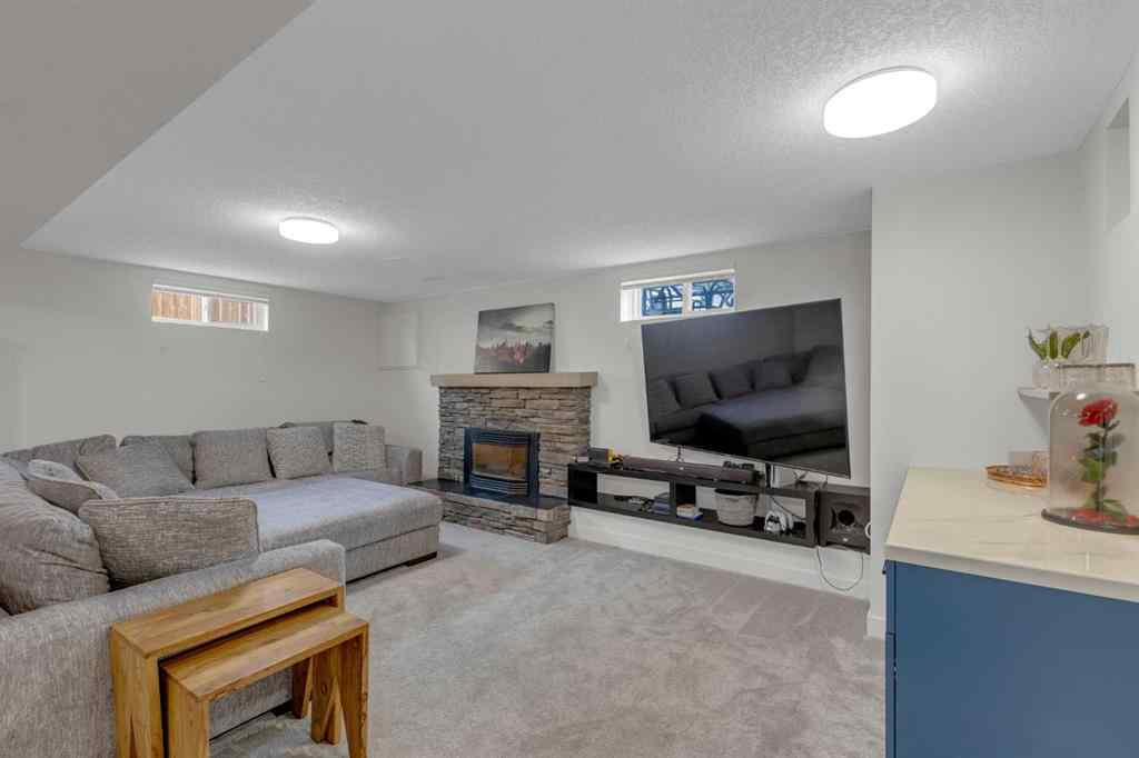 MLS® A2253401 - 24 Canyon Drive NW in Collingwood Calgary, Residential
