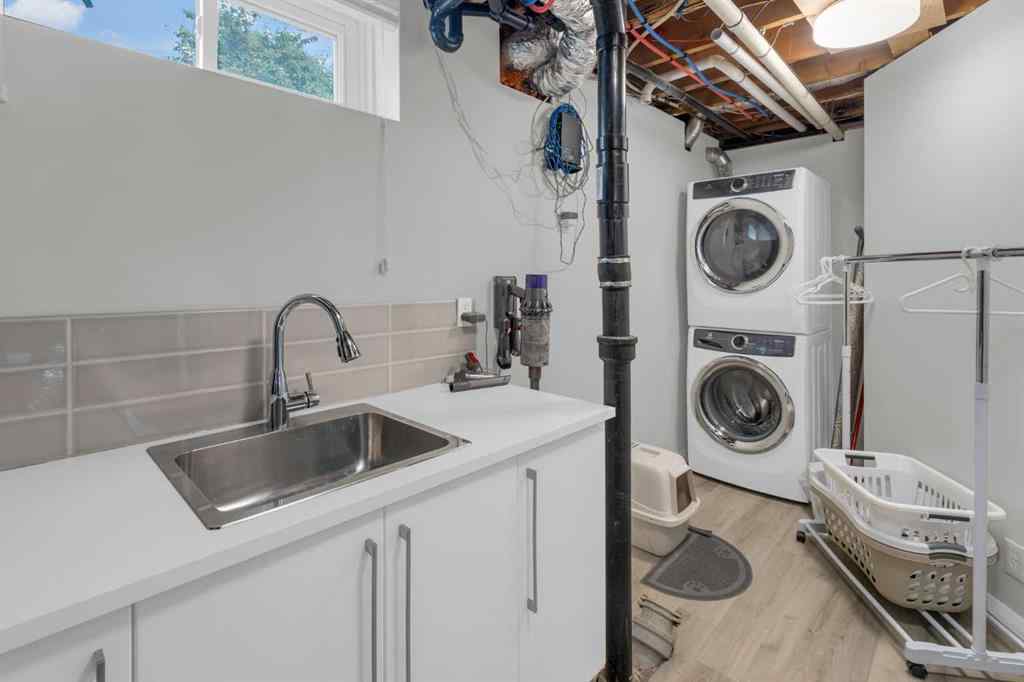 MLS® A2253401 - 24 Canyon Drive NW in Collingwood Calgary, Residential