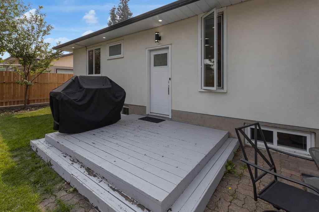 MLS® A2253401 - 24 Canyon Drive NW in Collingwood Calgary, Residential