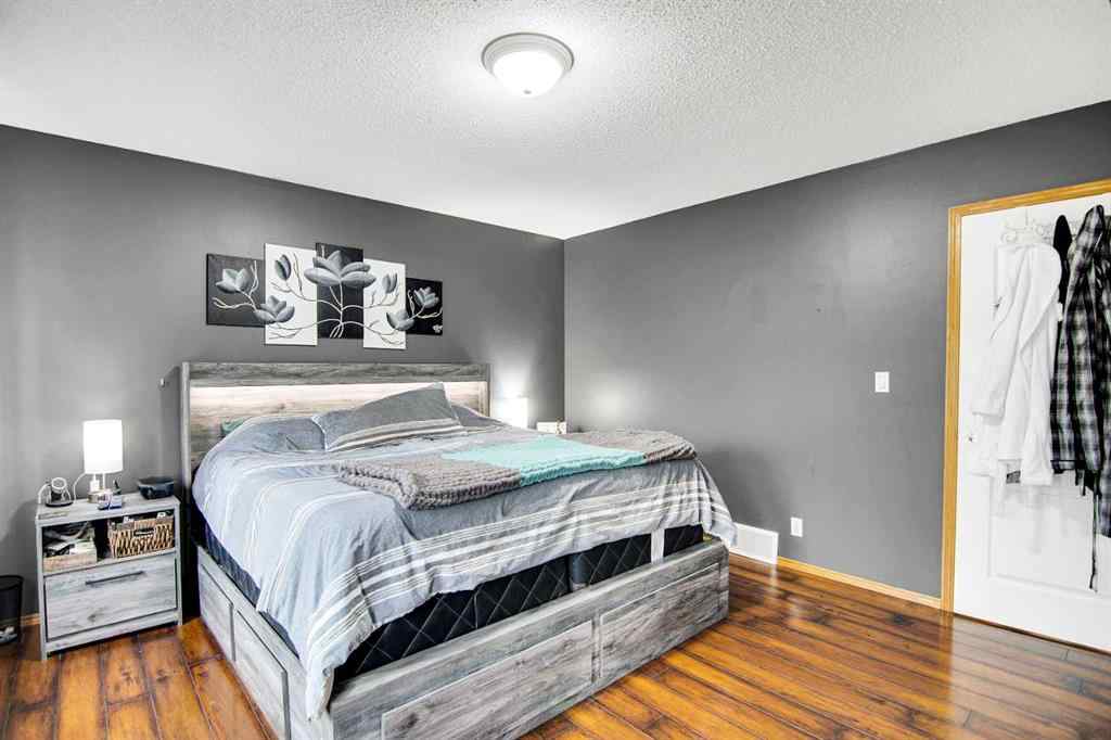 MLS® A2253402 - 264 Lancaster Drive  in Lancaster Meadows Red Deer, Residential