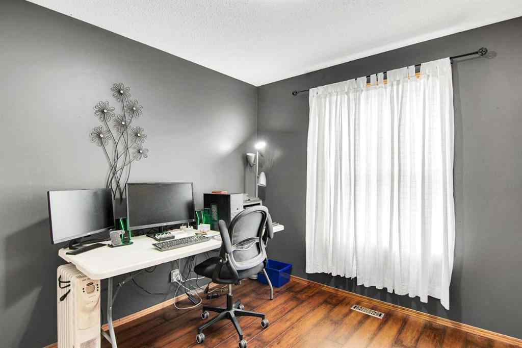 MLS® A2253402 - 264 Lancaster Drive  in Lancaster Meadows Red Deer, Residential