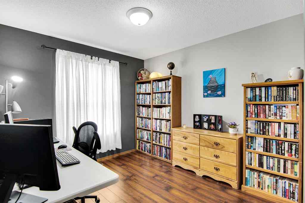 MLS® A2253402 - 264 Lancaster Drive  in Lancaster Meadows Red Deer, Residential