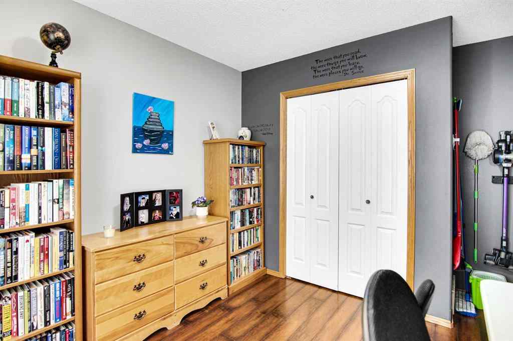 MLS® A2253402 - 264 Lancaster Drive  in Lancaster Meadows Red Deer, Residential