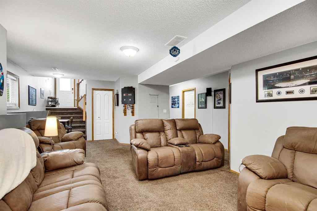 MLS® A2253402 - 264 Lancaster Drive  in Lancaster Meadows Red Deer, Residential