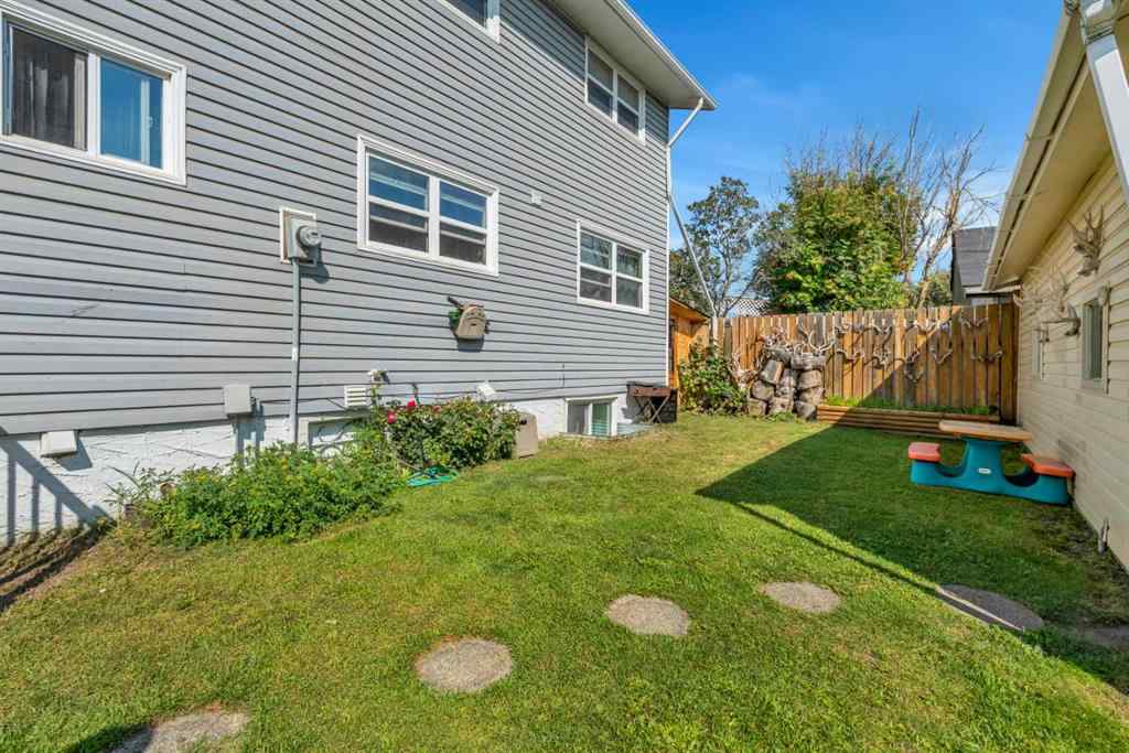 MLS® A2253403 - 4771 Rundlehorn Drive NE in Rundle Calgary, Residential