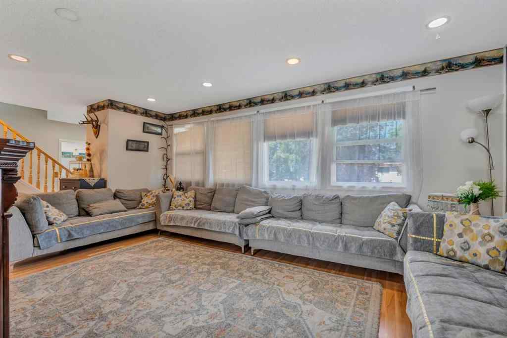 MLS® A2253403 - 4771 Rundlehorn Drive NE in Rundle Calgary, Residential