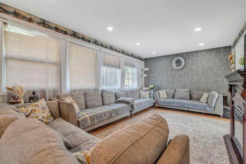 MLS® A2253403 - 4771 Rundlehorn Drive NE in Rundle Calgary, Residential