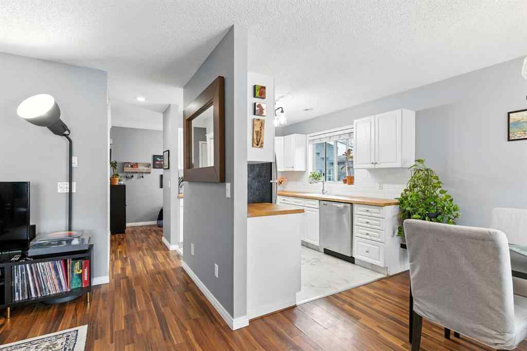 MLS® A2253418 - Unit #2 2207 28 Street SW in Killarney/Glengarry Calgary, Residential