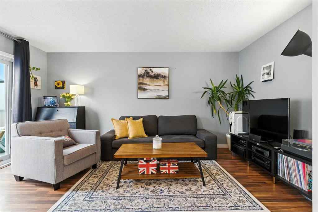 MLS® A2253418 - Unit #2 2207 28 Street SW in Killarney/Glengarry Calgary, Residential