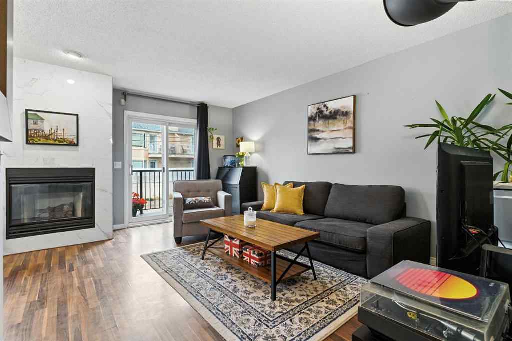 MLS® A2253418 - Unit #2 2207 28 Street SW in Killarney/Glengarry Calgary, Residential