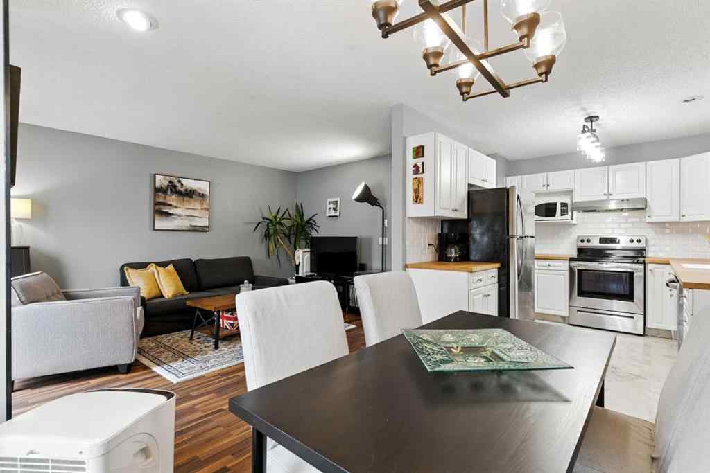 MLS® A2253418 - Unit #2 2207 28 Street SW in Killarney/Glengarry Calgary, Residential