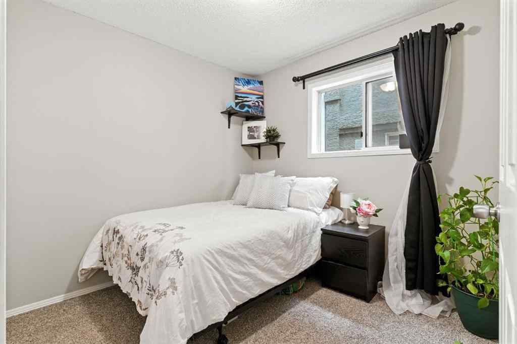 MLS® A2253418 - Unit #2 2207 28 Street SW in Killarney/Glengarry Calgary, Residential