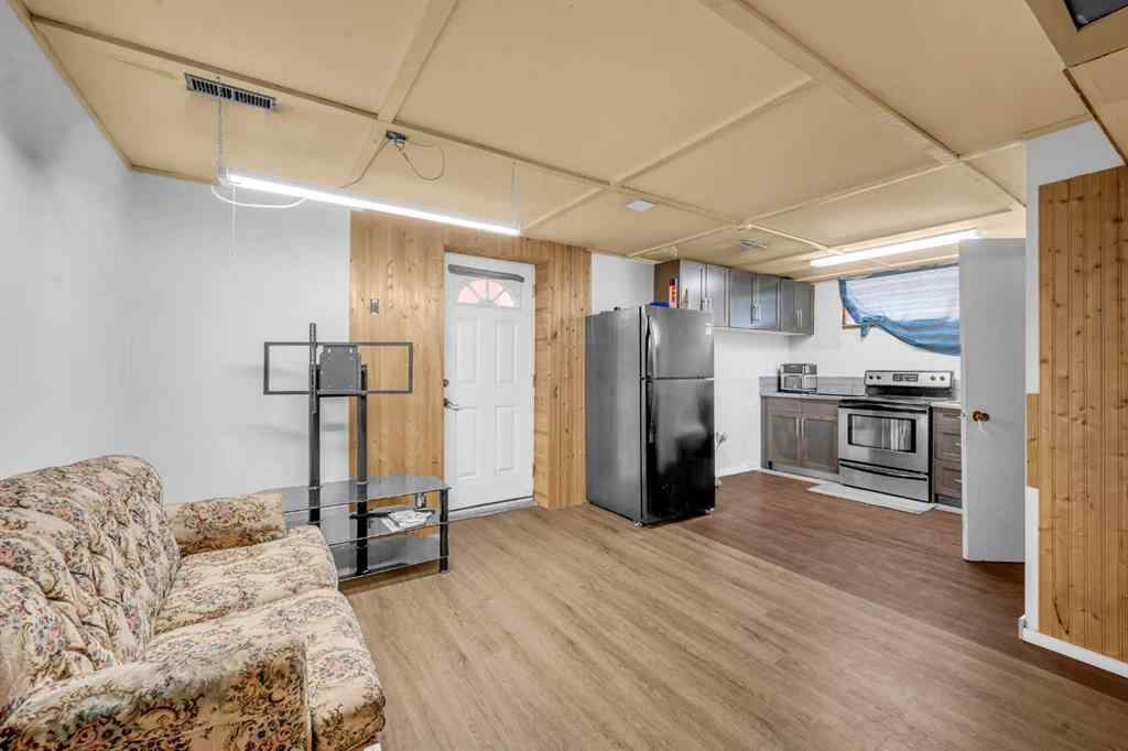 MLS® A2253419 - 2207 48 Street NE in Rundle Calgary, Residential