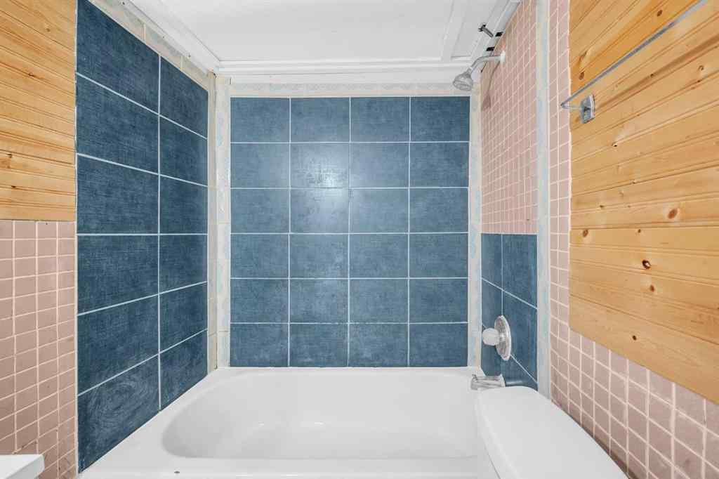MLS® A2253419 - 2207 48 Street NE in Rundle Calgary, Residential