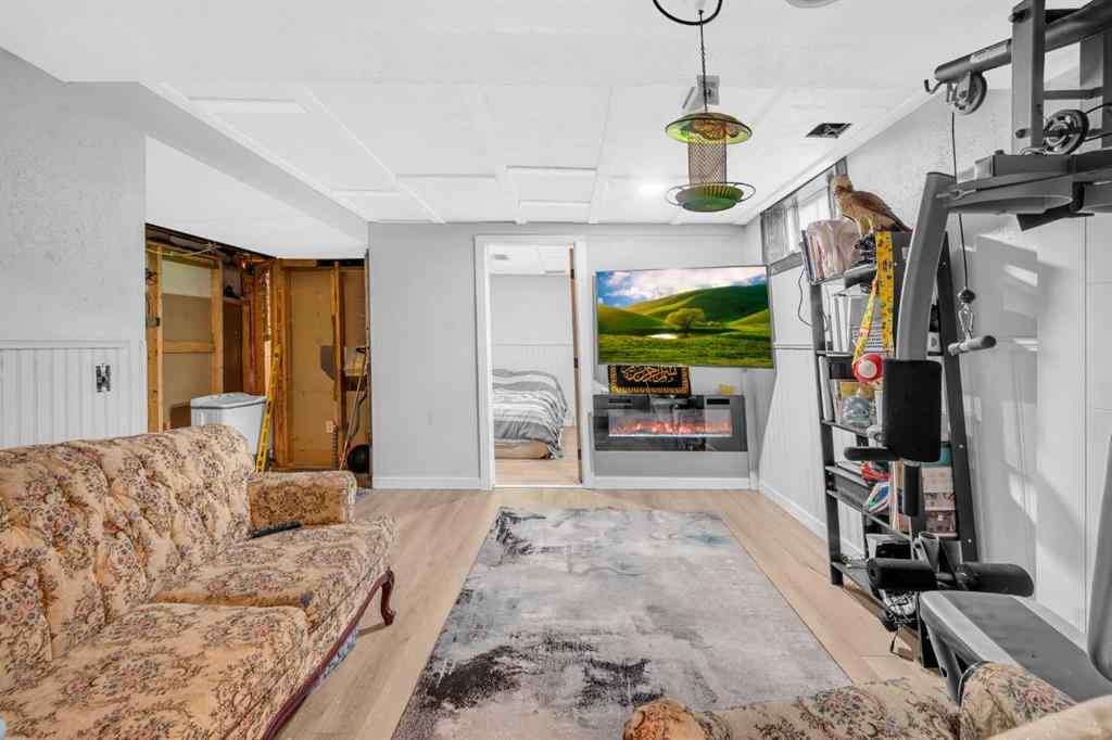 MLS® A2253419 - 2207 48 Street NE in Rundle Calgary, Residential