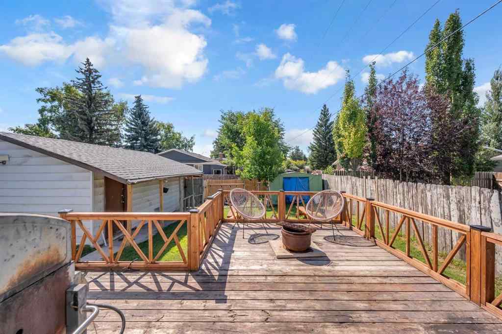 MLS® A2253419 - 2207 48 Street NE in Rundle Calgary, Residential