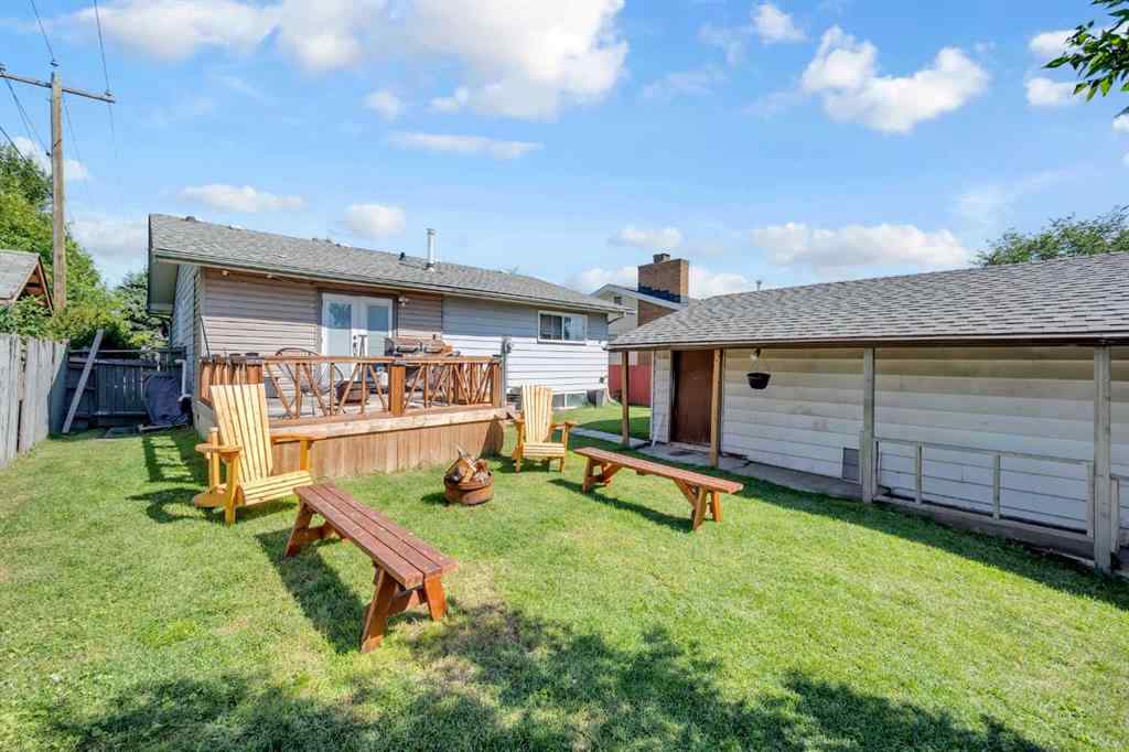 MLS® A2253419 - 2207 48 Street NE in Rundle Calgary, Residential