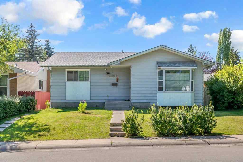 MLS® A2253419 - 2207 48 Street NE in Rundle Calgary, Residential