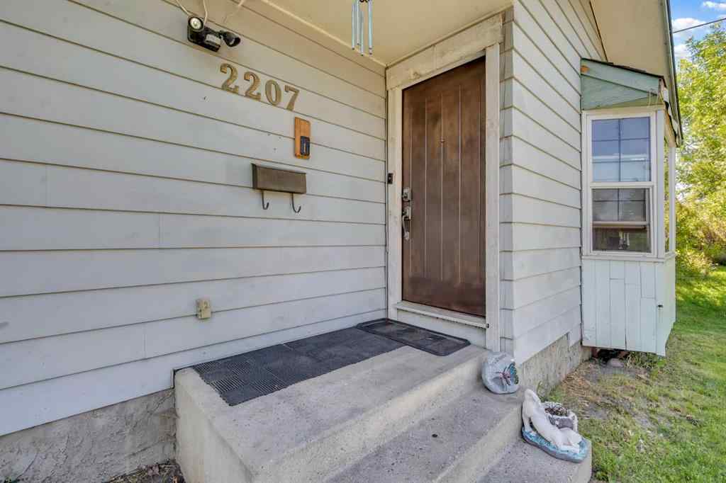 MLS® A2253419 - 2207 48 Street NE in Rundle Calgary, Residential