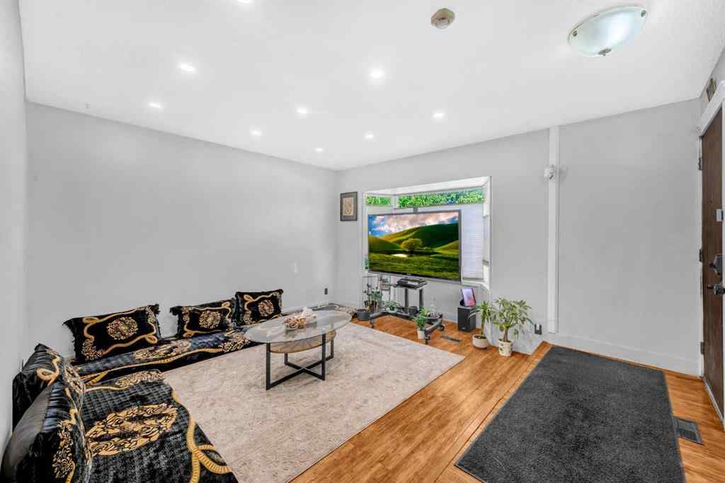 MLS® A2253419 - 2207 48 Street NE in Rundle Calgary, Residential